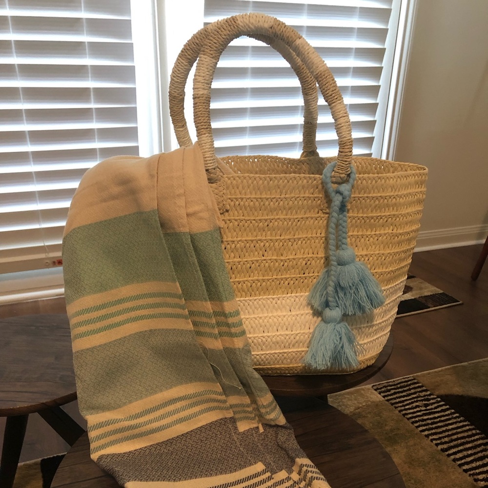 Altru tote bag & Tribe Alive versatile caftan.